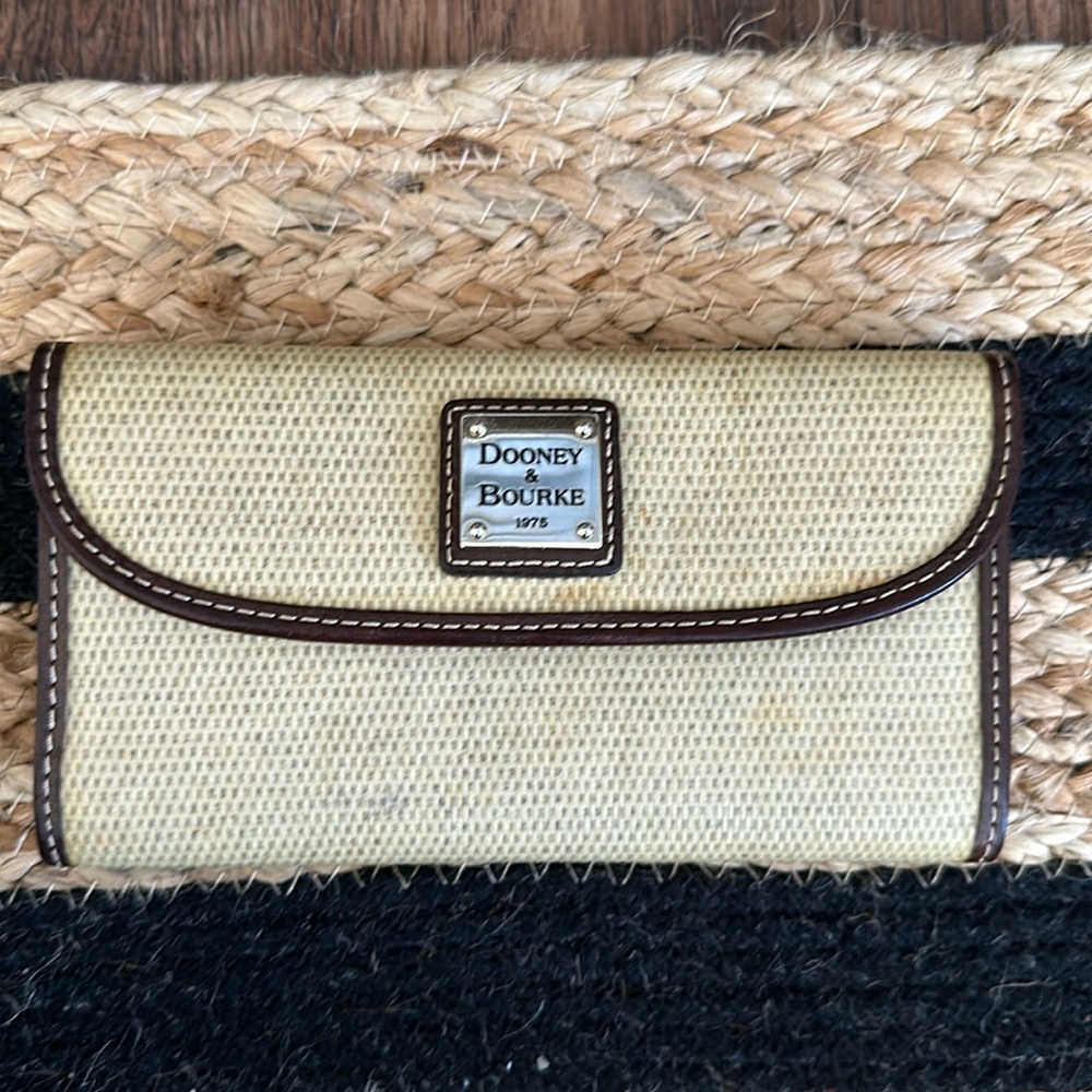 Dooney and Bourke wallet